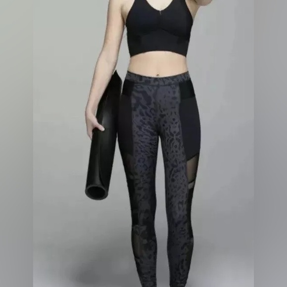 Lululemon Just Breathe Pant Animal Swirl Deep Coal Light/ Black SEE MEASUREMENTS - Picture 2 of 13